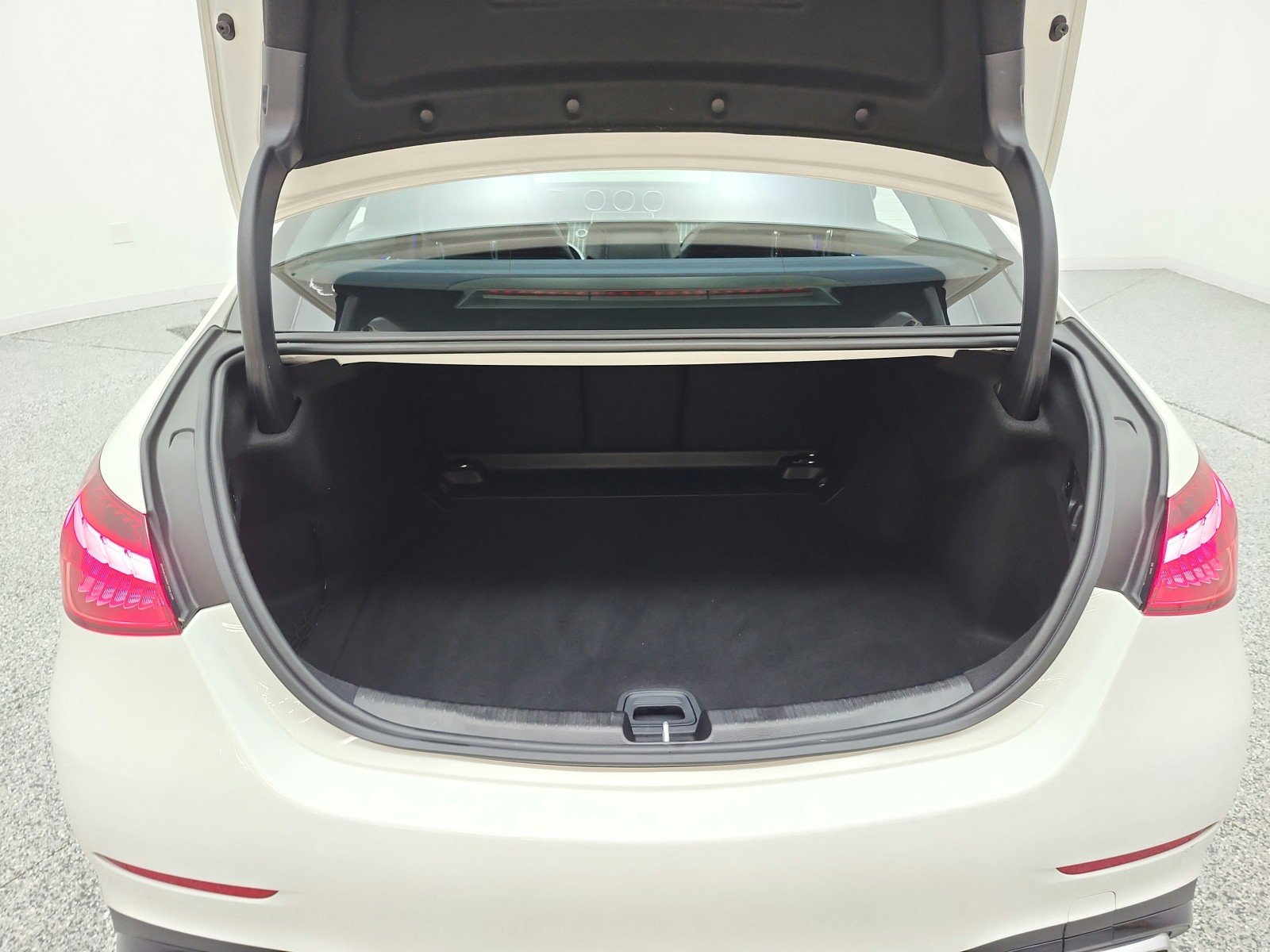 Used 2023 Polar White Mercedes-Benz C 300 4MATIC® Sedan image 21