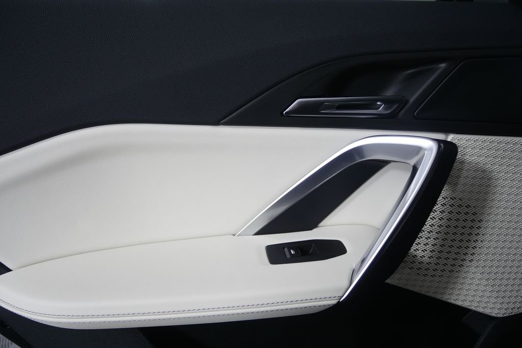 New 2026 Black Sapphire Metallic BMW xDrive28i image 13