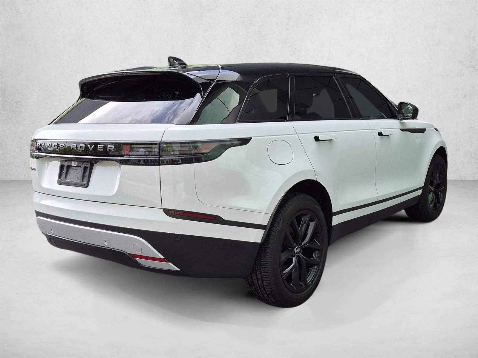 Used 2026 Fuji White Land Rover S image 5