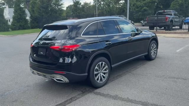 New 2027 Black Mercedes-Benz GLC 300 image 2