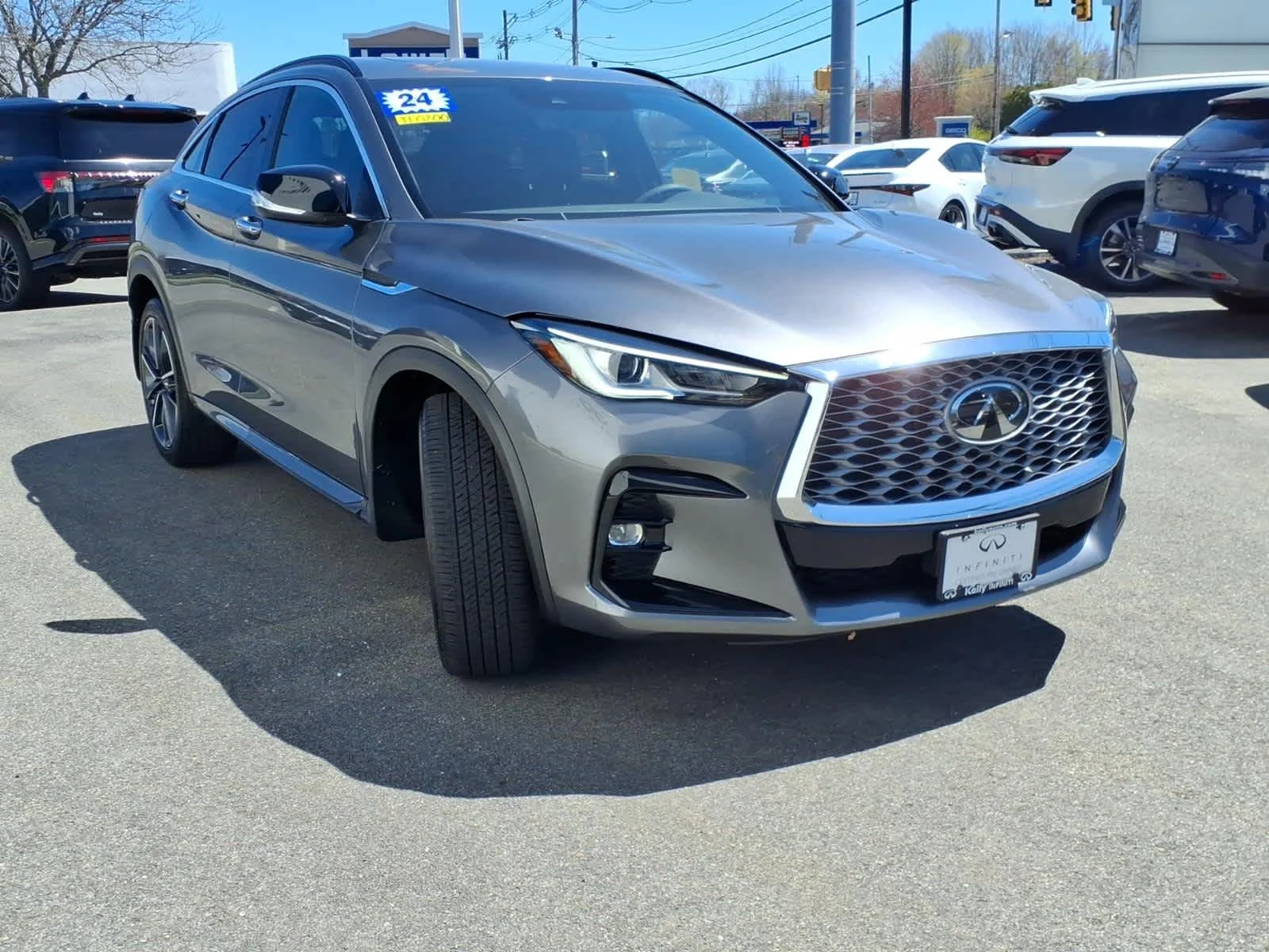 Certified Used 2024 Graphite Shadow INFINITI LUXE image 3