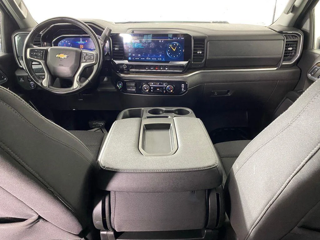 Used 2024 Summit White Chevrolet LT image 25