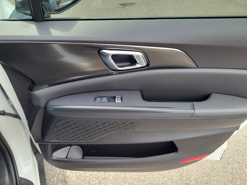 New 2026 Snow White Pearl Kia SX Prestige image 10