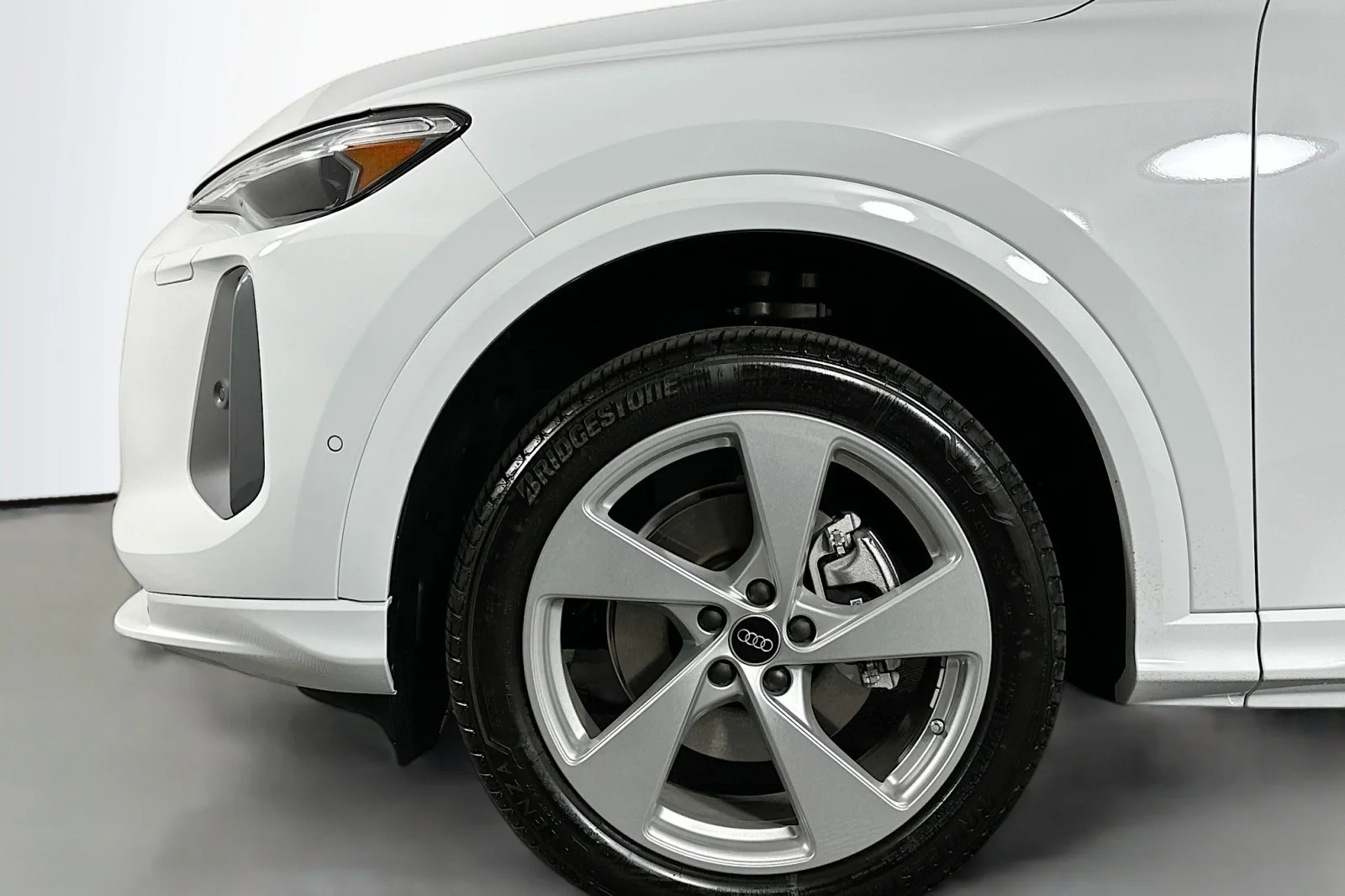 New 2025 Glacier White Metallic Audi Premium Plus image 11