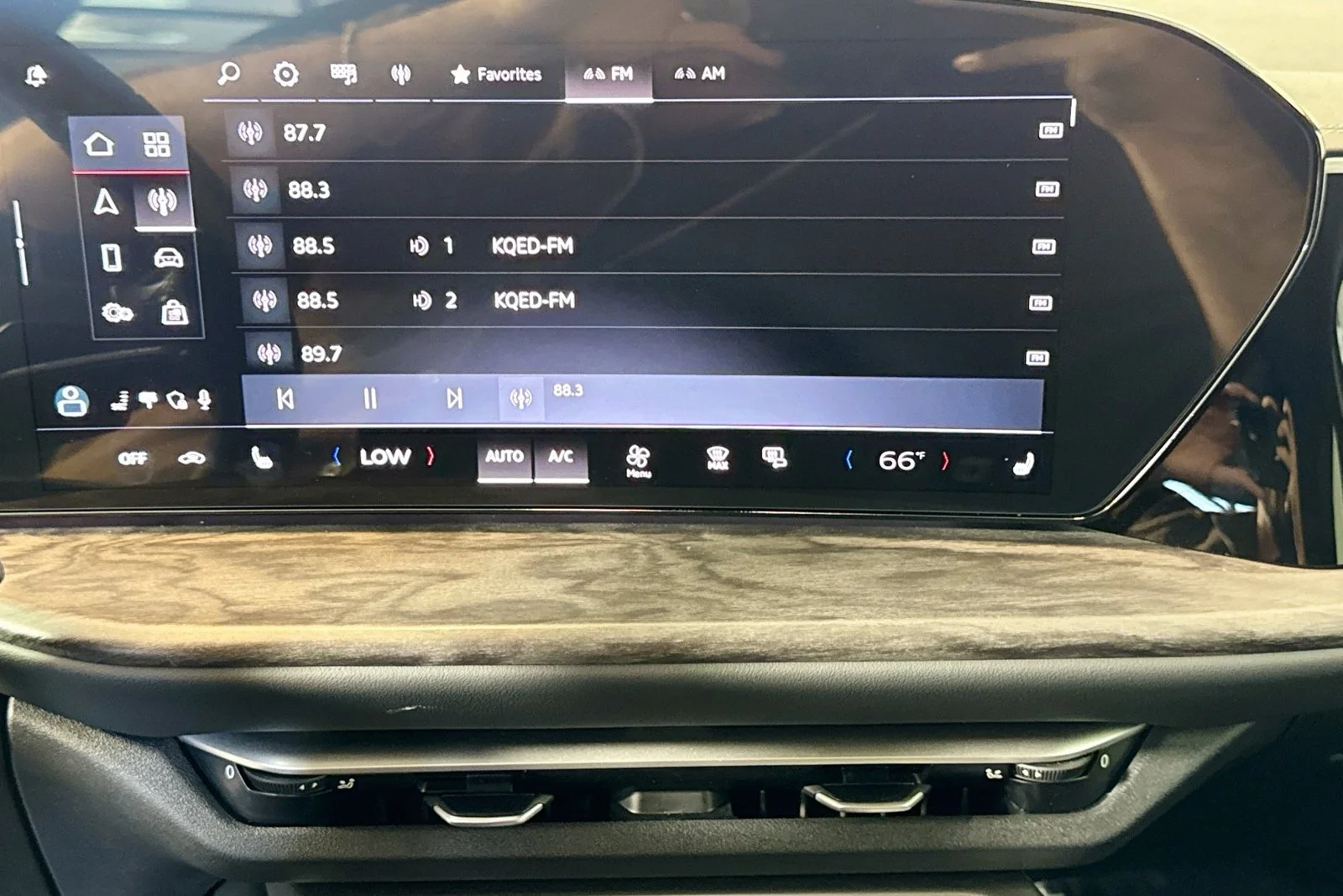Used 2025 Mythos Balck Audi Premium image 14