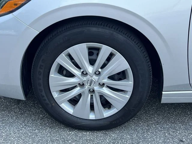 Used 2023 Silver Nissan S image 35