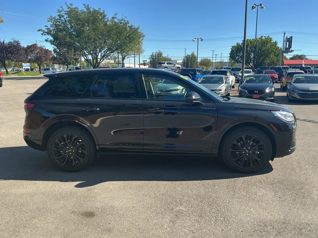 Used 2025 Infinite Black Metallic Clearcoat Lincoln Reserve image 4