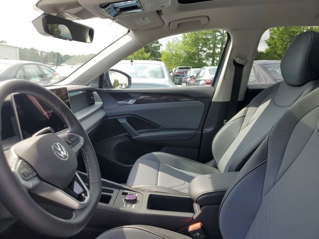 New 2026 Silver Volkswagen 2.0T SE image 17
