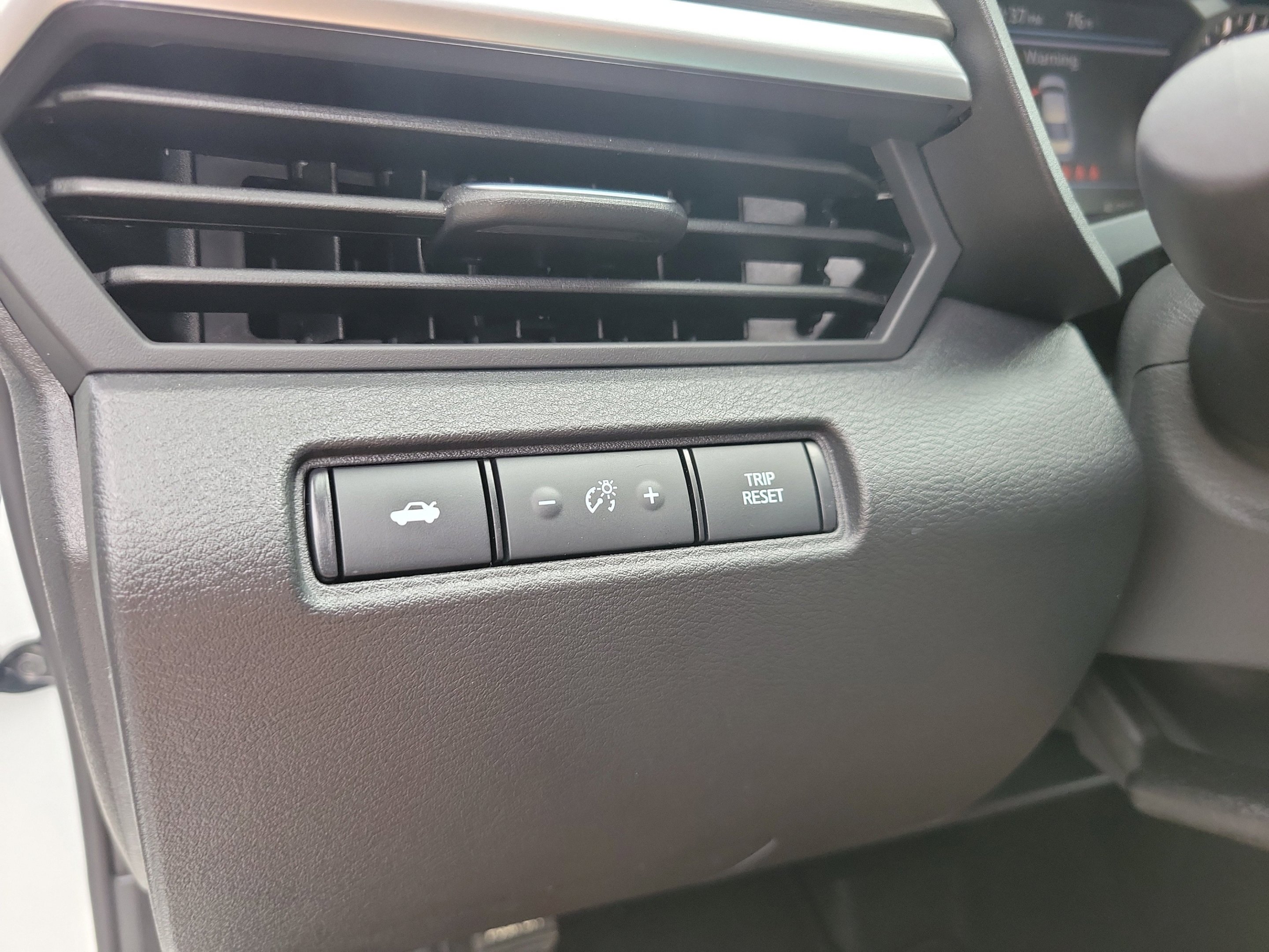 Used 2026 Pearl White Tricoat Nissan 2.5 SV image 30