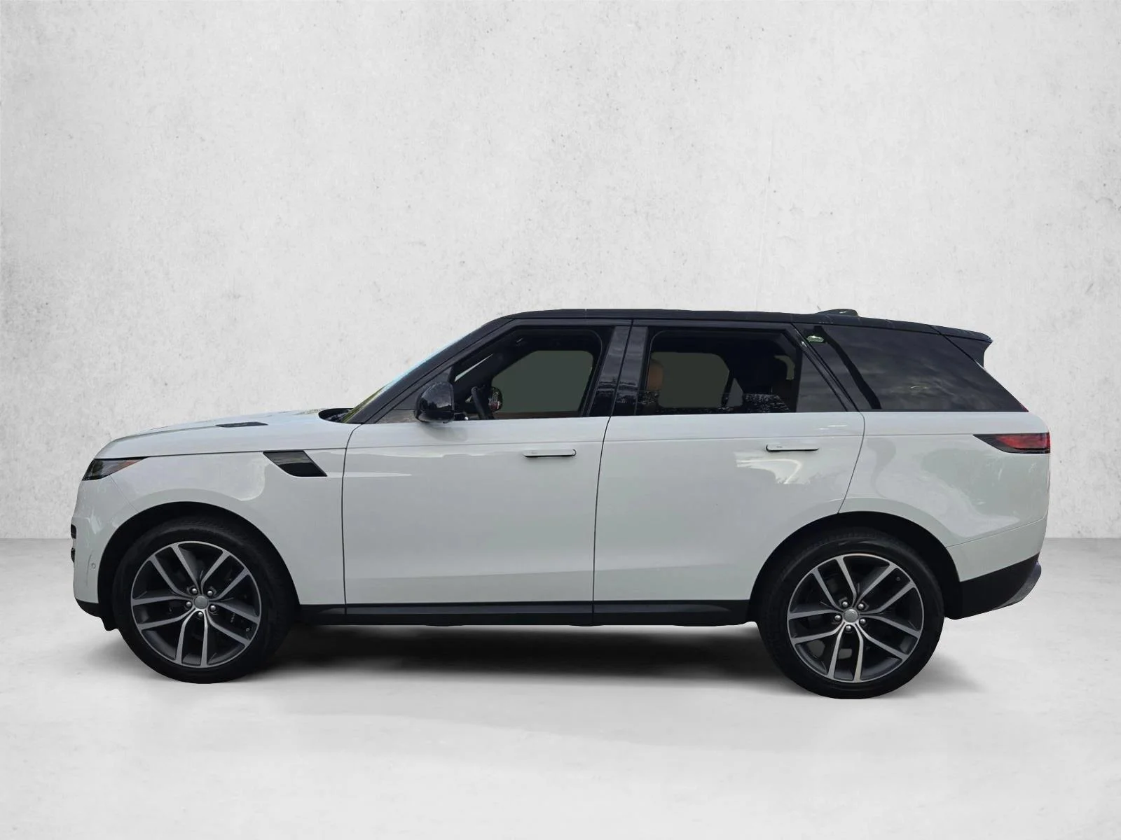Used 2023 Fuji White Land Rover SE image 8