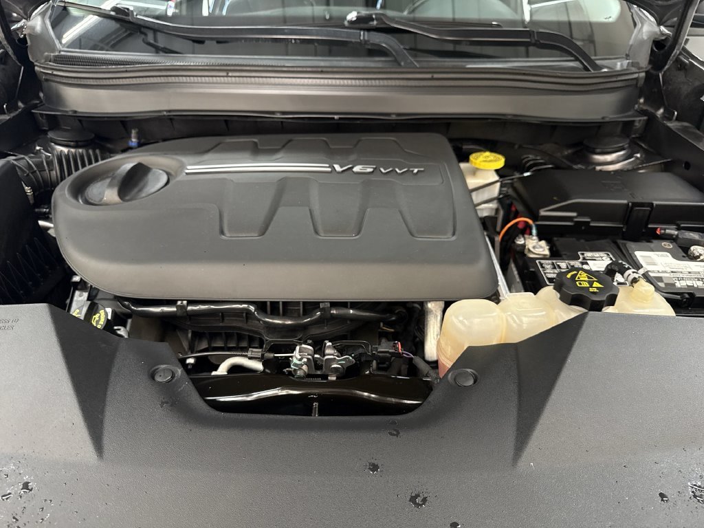 Used 2019 Crystal Metallic Jeep Trailhawk image 34