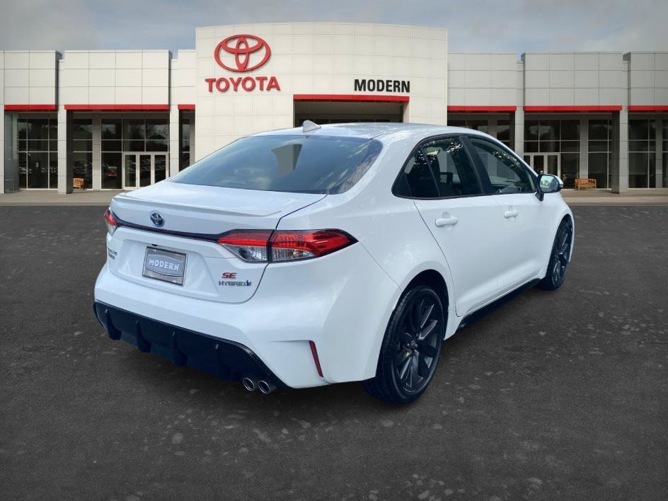 Certified Used 2023 Ice Cap Toyota SE image 5