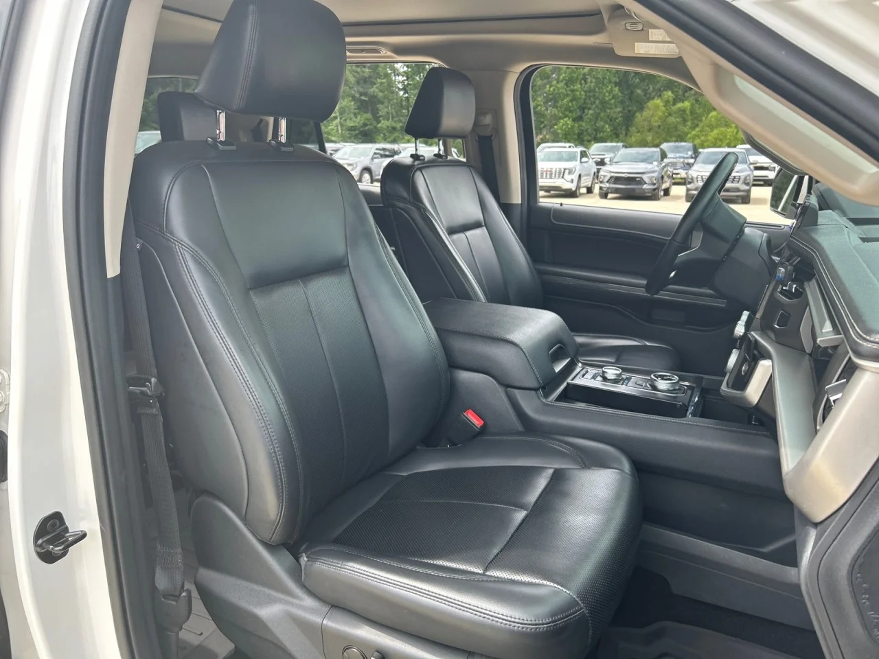 Used 2022 White Ford XLT image 20