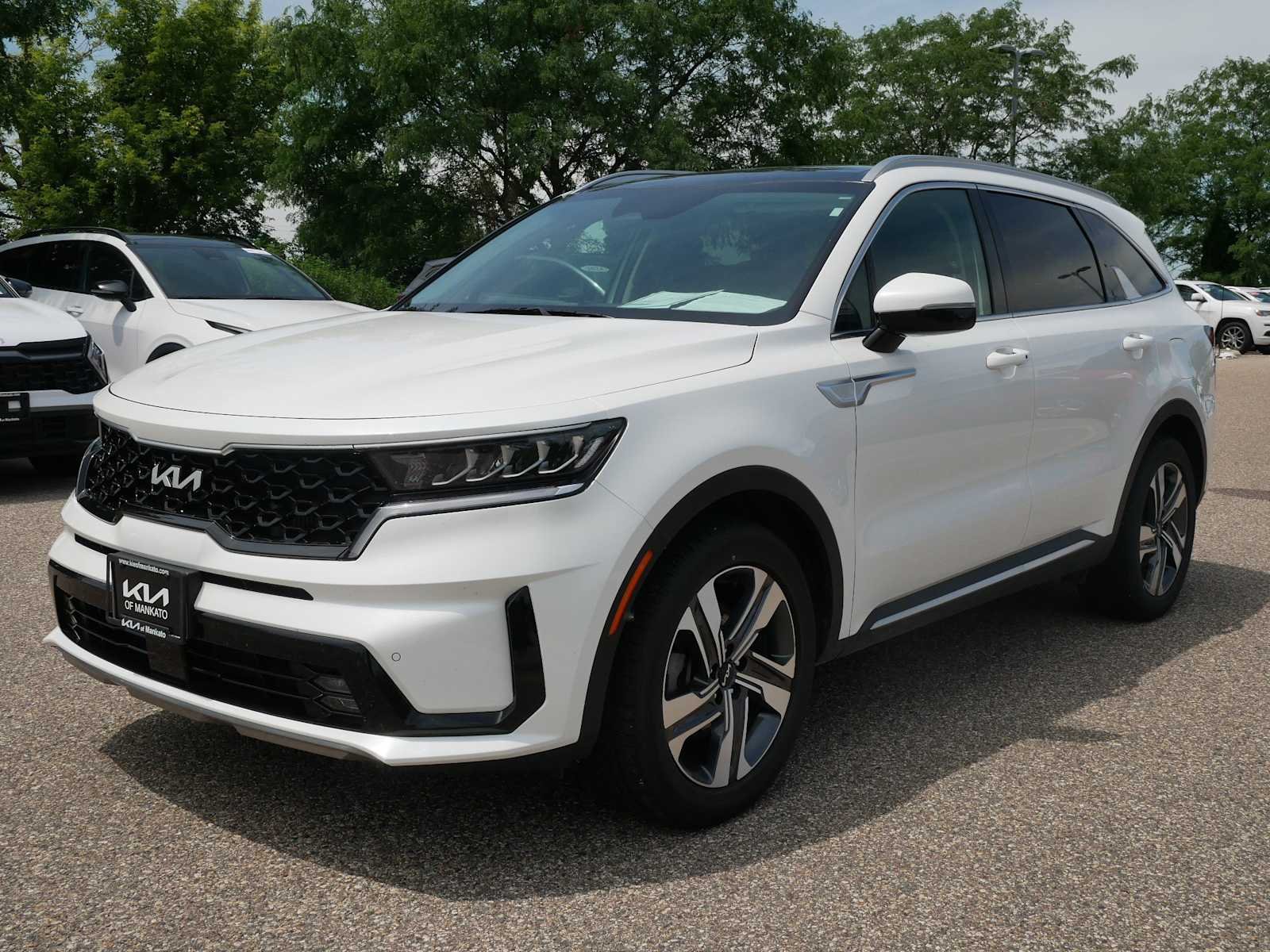 Used 2024 Kia Sorento EX Hybrid with VIN KNDRHDLG9R5235383 for sale in Mankato, Minnesota