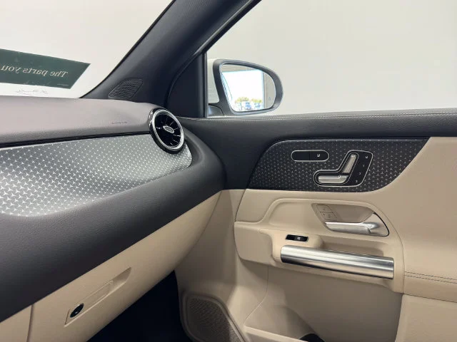 Certified Used 2026 Polar White Mercedes-Benz GLA 250 image 34
