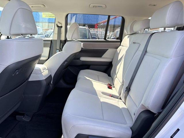 New 2026 White Hyundai SE image 14