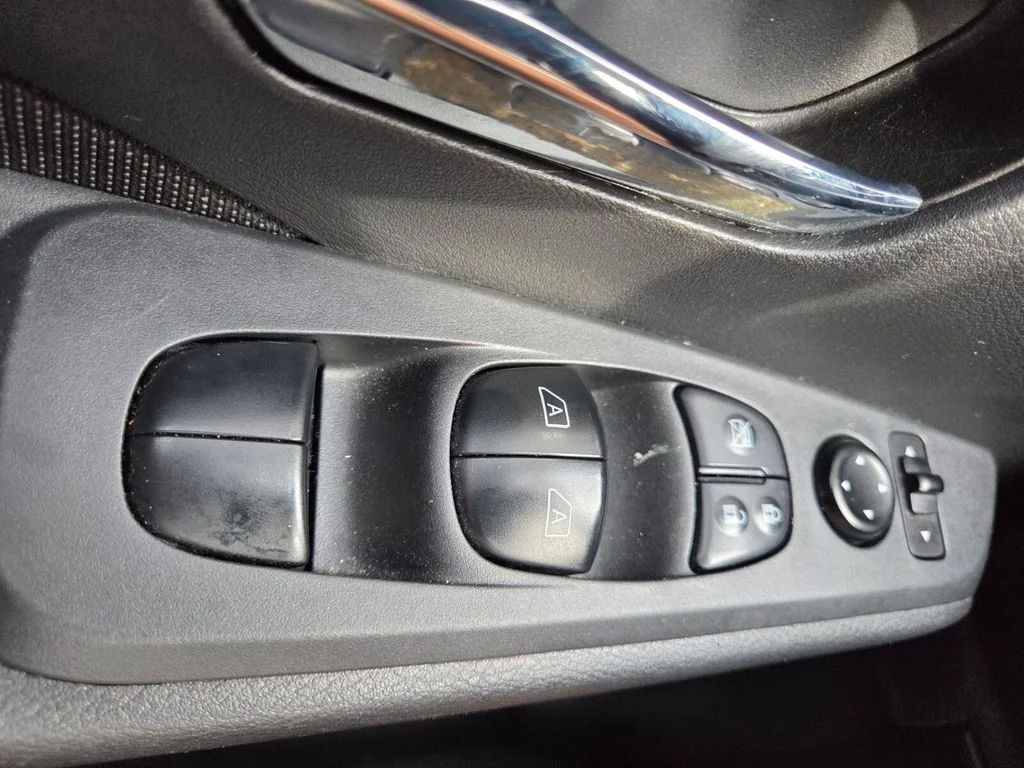 Used 2024 Gray Nissan SV image 18