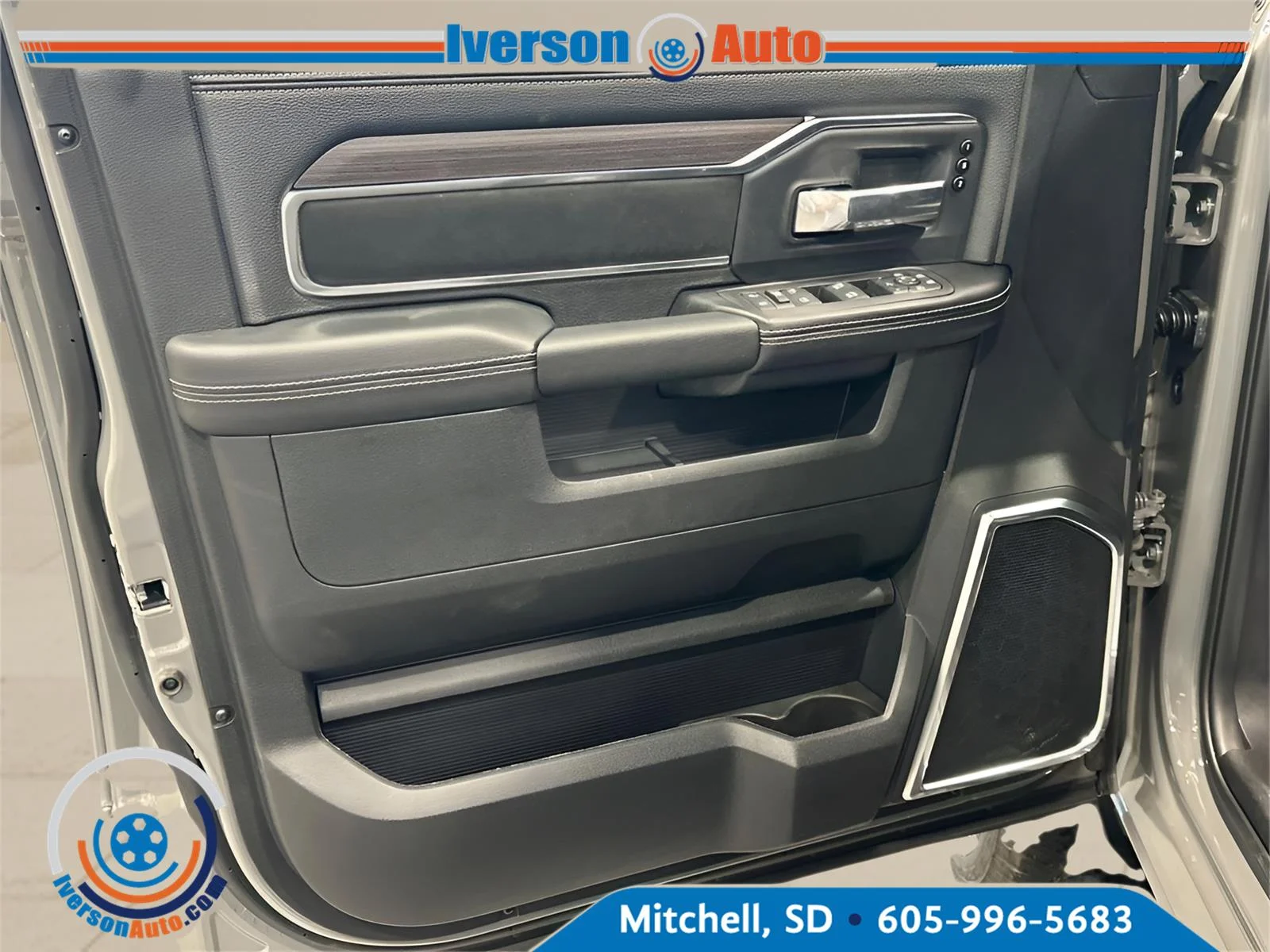 New 2026 Ceramic Gray Clear-Coat Exterior Paint RAM Laramie image 13