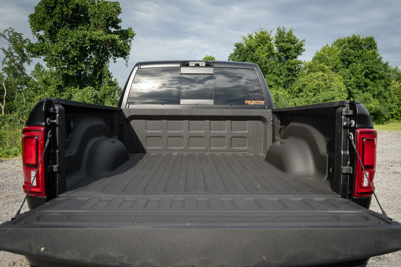 New 2026 Diamond Black Crystal Pearl-Coat Exterior Paint RAM Laramie with Black Widow Package image 18