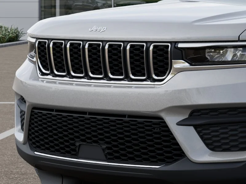 New 2026 Silver Zynith Jeep Laredo X image 37