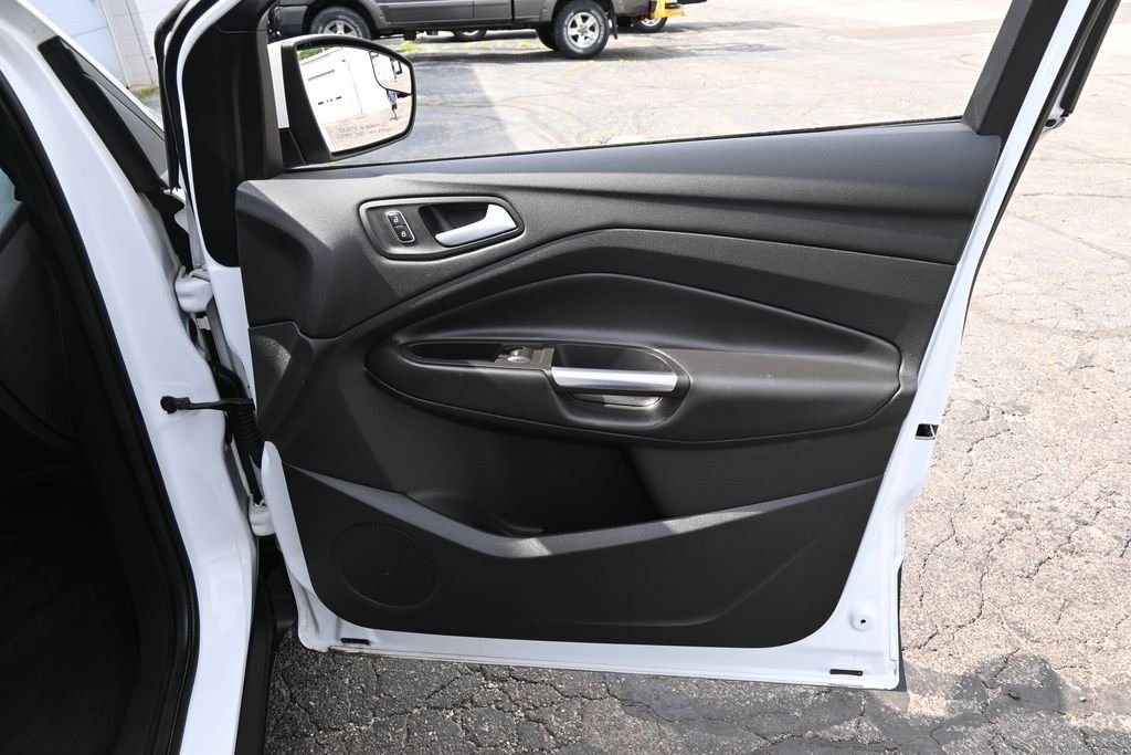 Used 2013 Oxford White Ford SE image 21