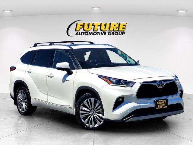 Used 2021 White Toyota Platinum image 1