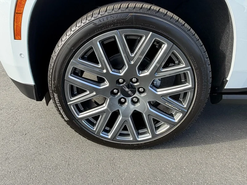 New 2026 Glacier White Tricoat GMC Denali Ultimate image 30