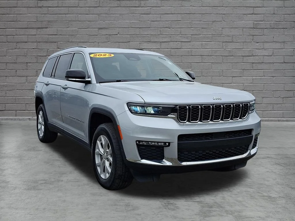 Used 2023 Silver Zynith Jeep Limited image 2