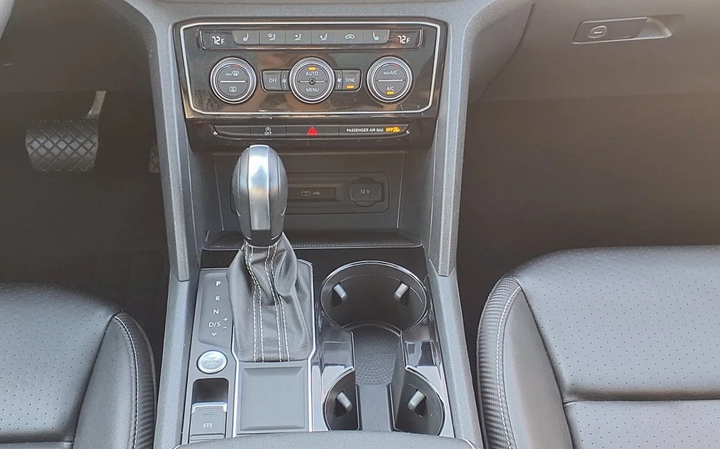 Used 2022  Volkswagen 3.6L V6 SE w/Technology image 27