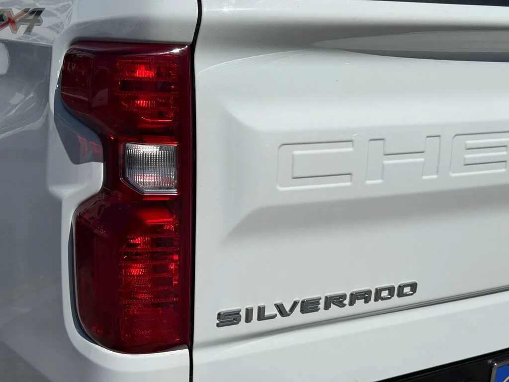 Used 2022 SUMMIT WHITE Chevrolet LT image 10