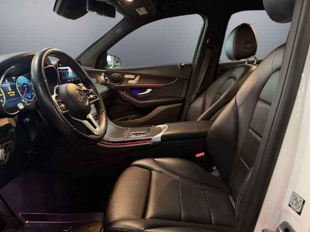 Certified Used 2022  Mercedes-Benz GLC 300 image 18