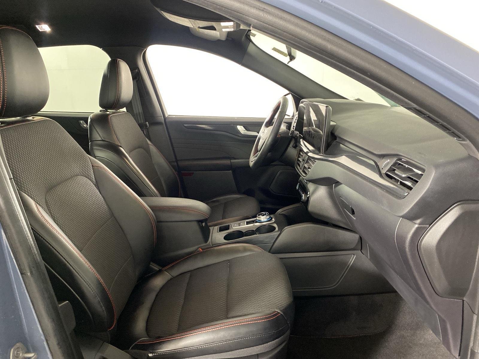 Used 2023 Vapor Blue Ford ST-Line image 27