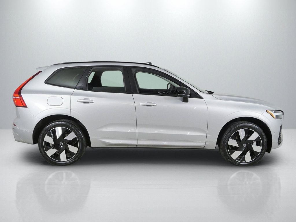 Used 2023 Silver Volvo Ultimate image 9