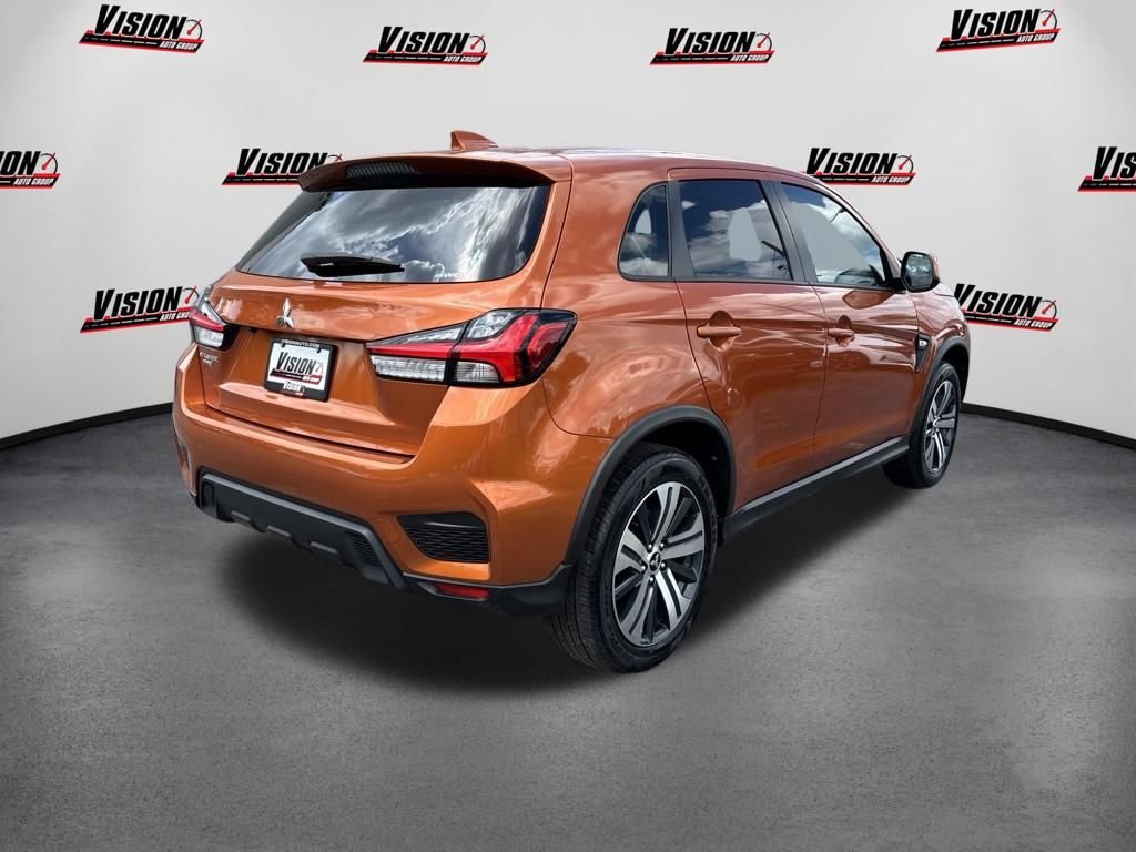 Used 2024  Mitsubishi 2.0 ES image 5