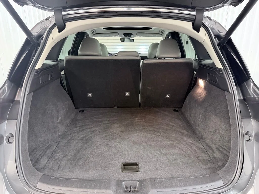 Used 2023 Gray INFINITI LUXE image 32