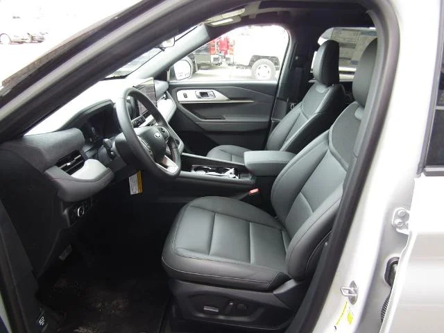 New 2027 Avalanche Gray Ford Active image 62