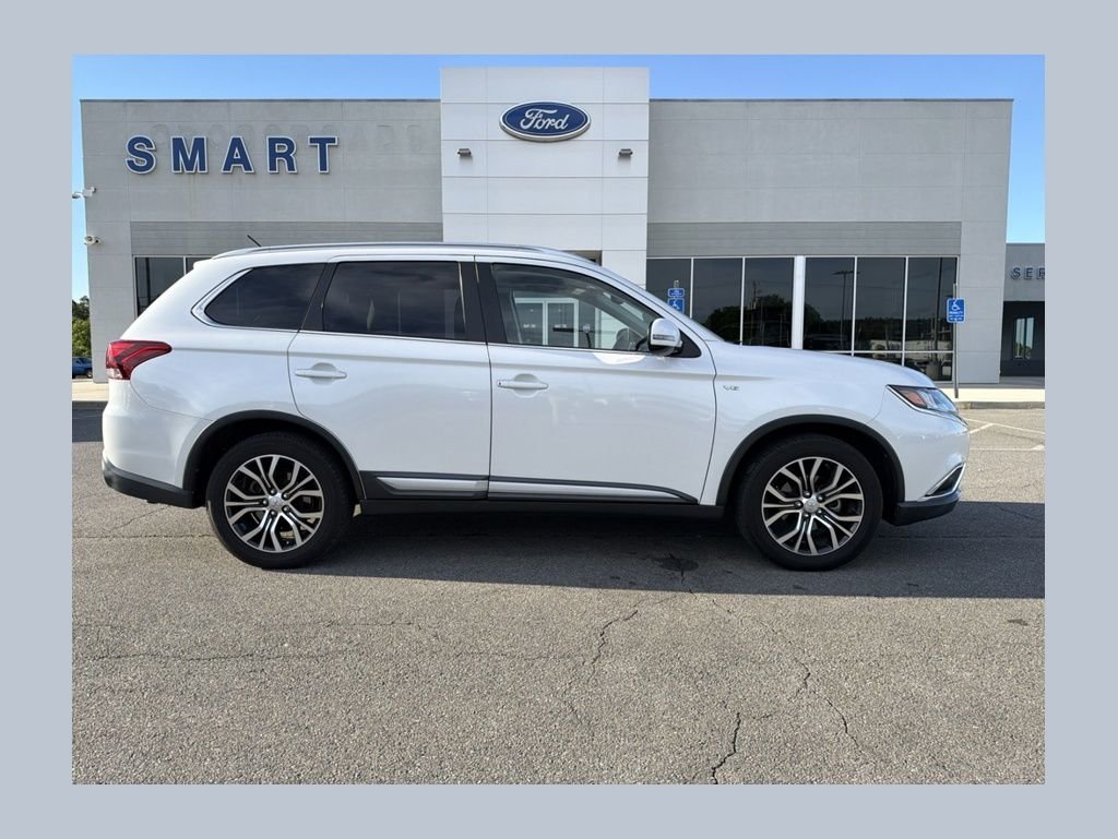 2016 Mitsubishi Outlander GT S-AWC's photo