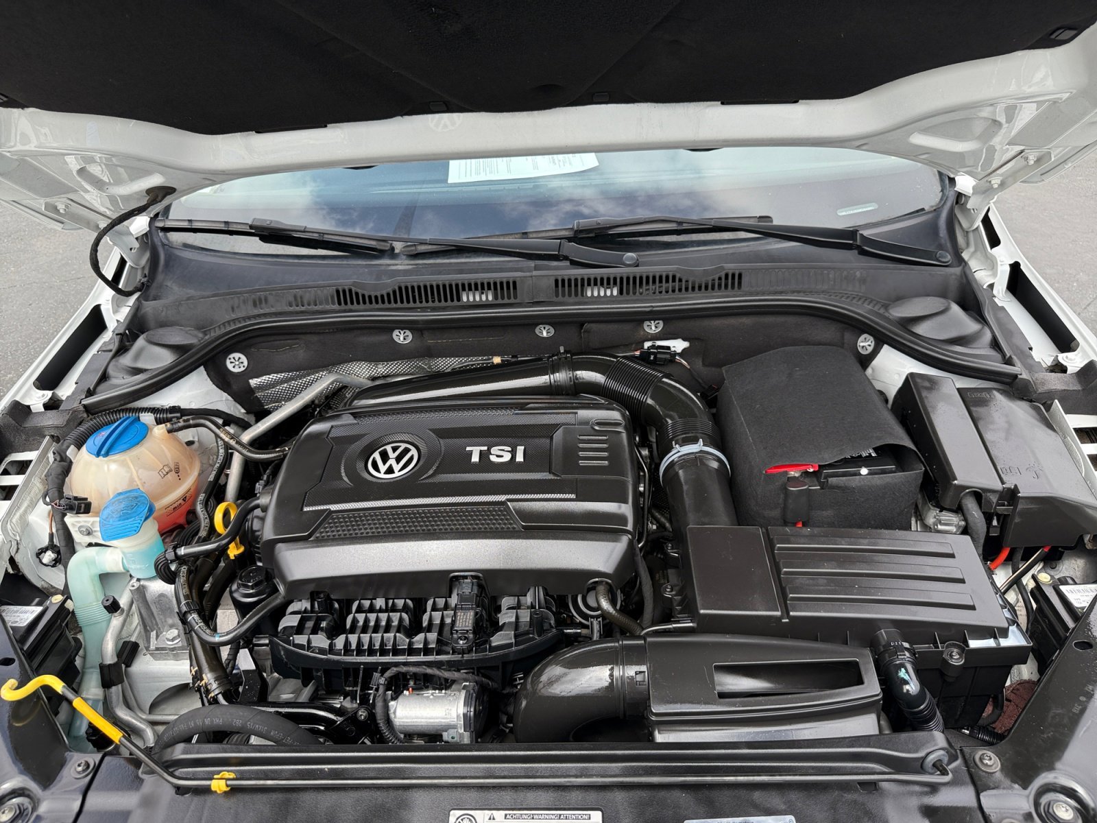 Used 2016  Volkswagen  image 20