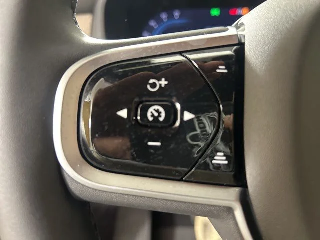 2025 Volvo XC90 Core - Photo 24