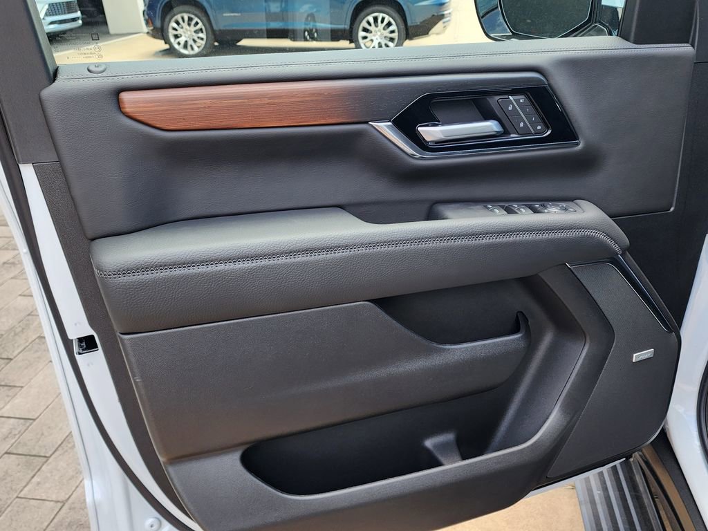 2026 GMC Yukon XL Denali - Photo 12