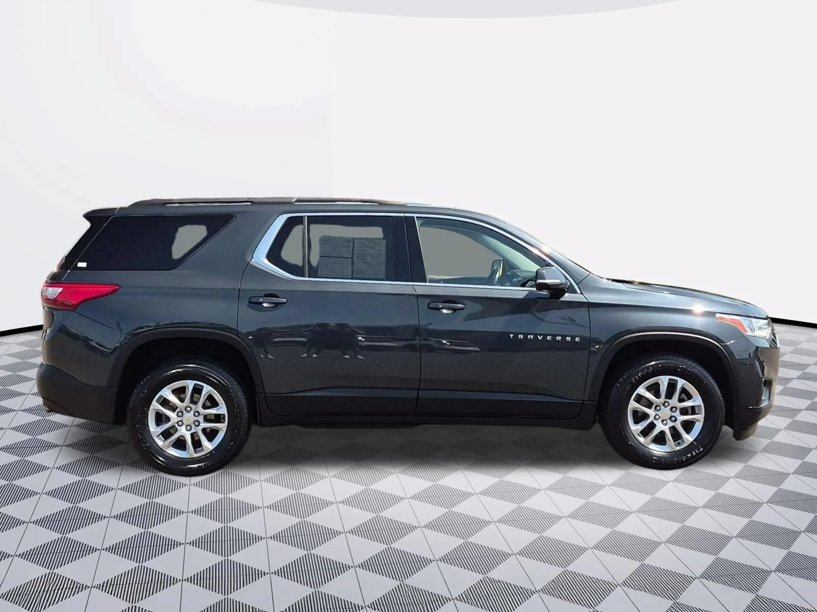 Used 2019 Graphite Metallic Chevrolet LT Cloth image 8