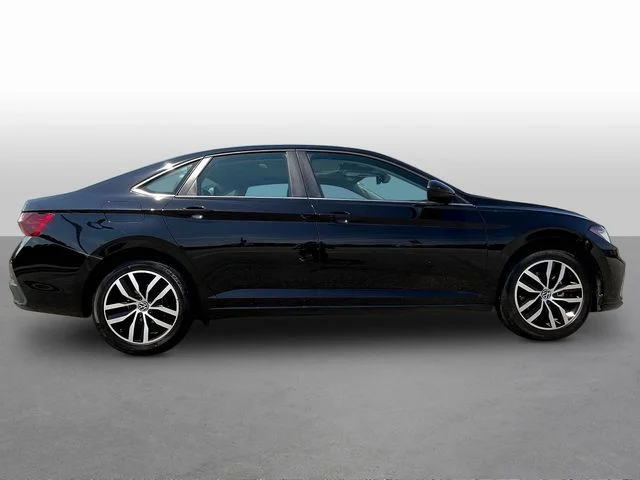 Used 2025  Volkswagen 1.5T SE image 8