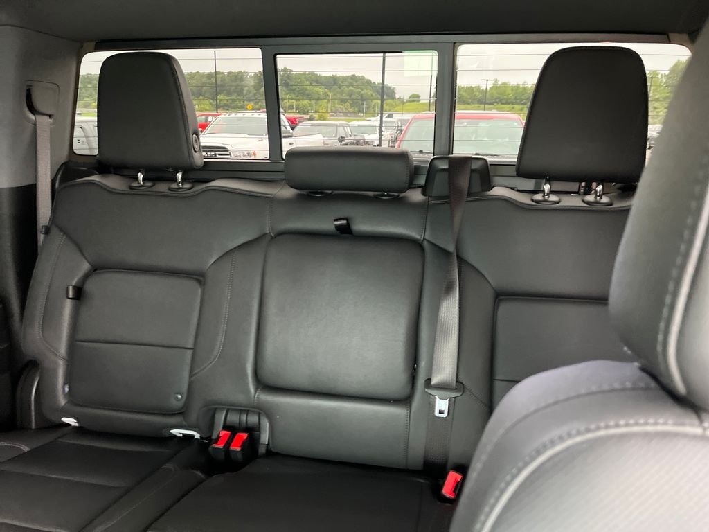 Used 2025 White GMC SLT image 14
