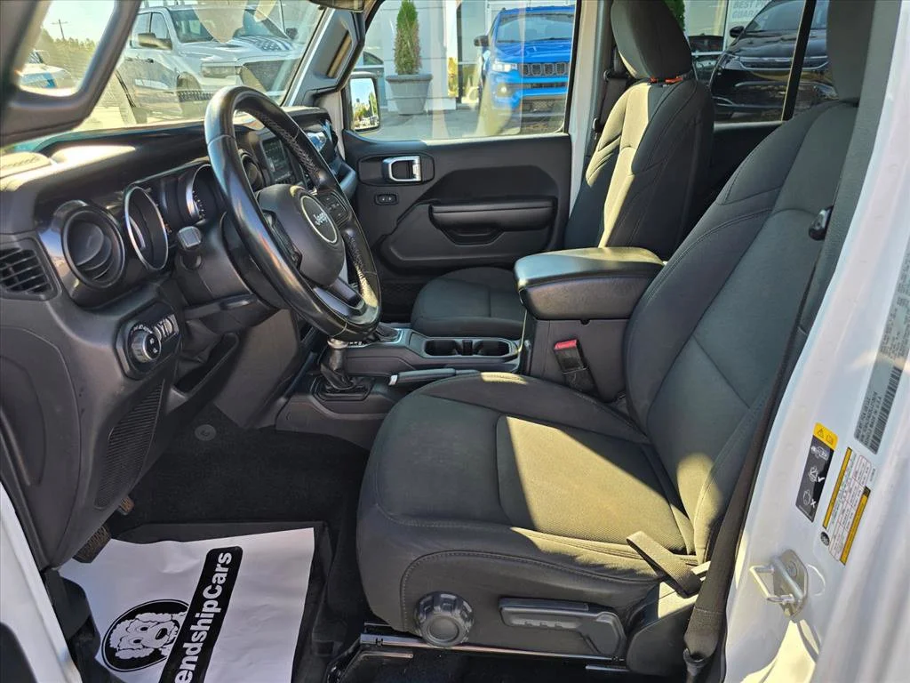 Used 2020 White Jeep Altitude image 9