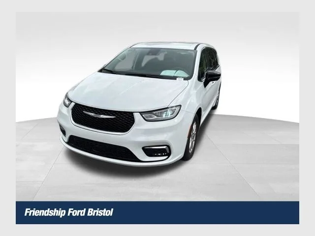 Used 2024 White Chrysler Touring L image 1