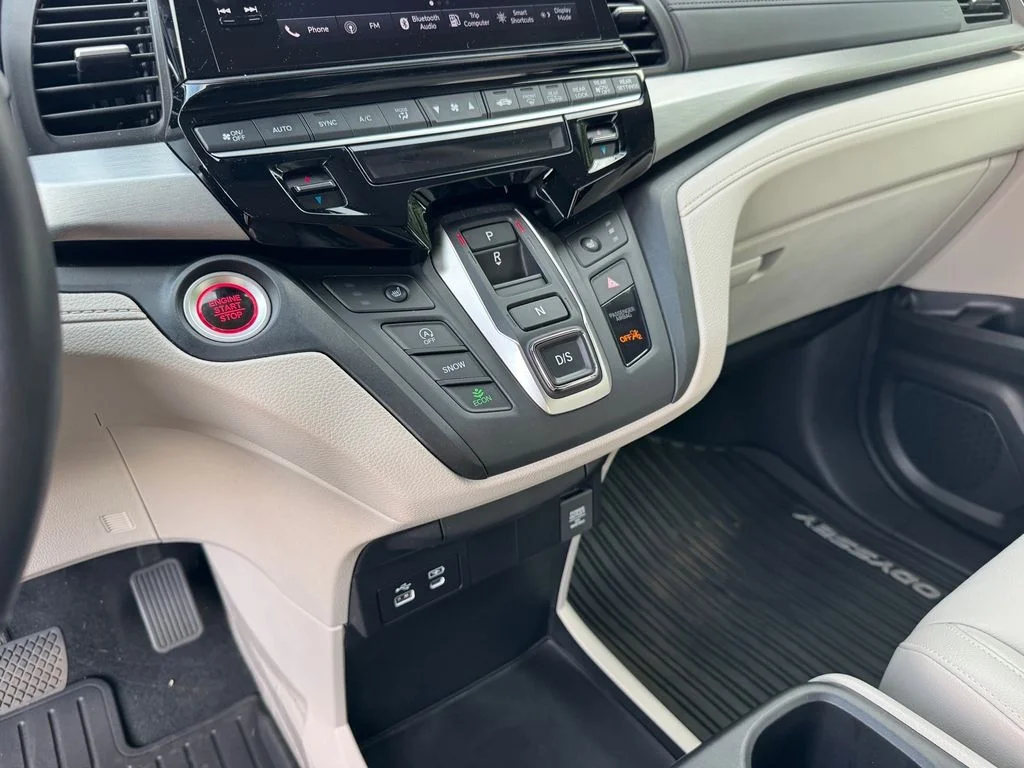 Used 2025 White Honda EX-L image 21