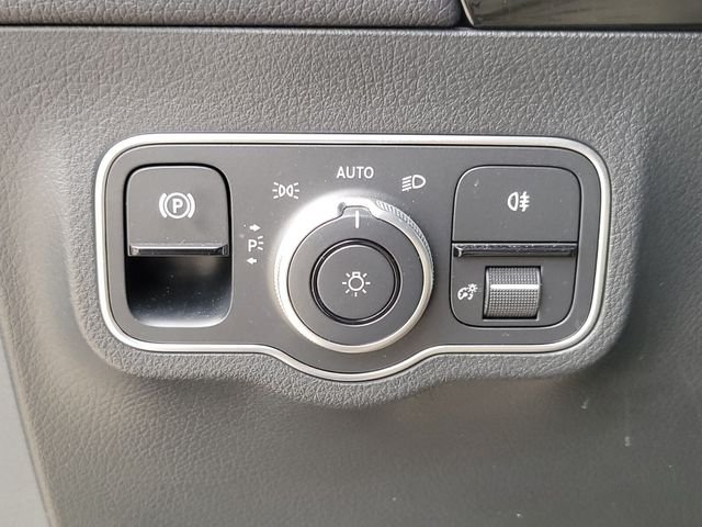 Used 2023 Blue Mercedes-Benz GLA 250 image 29