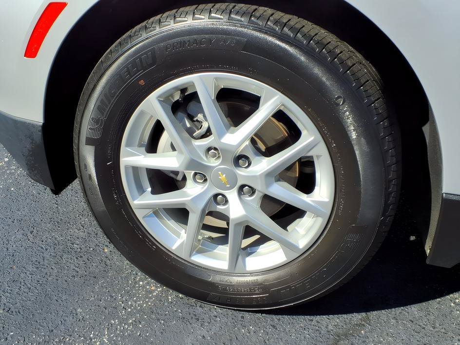 Used 2022 Silver Ice Metallic Chevrolet LT image 11