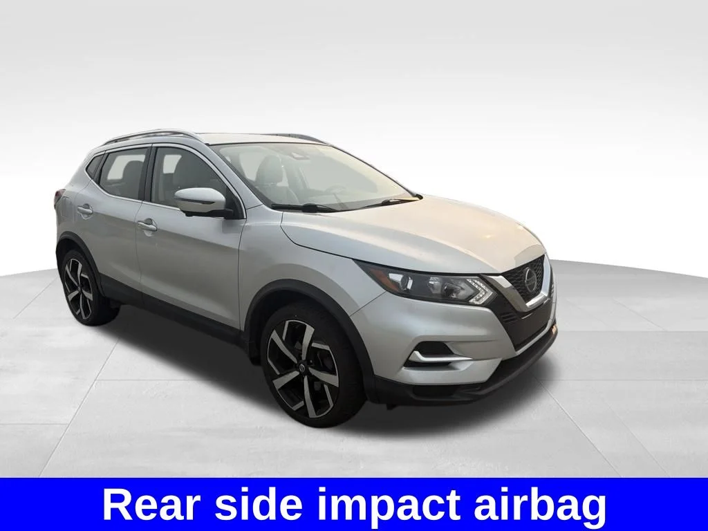 Used 2020 Silver Nissan SL image 5
