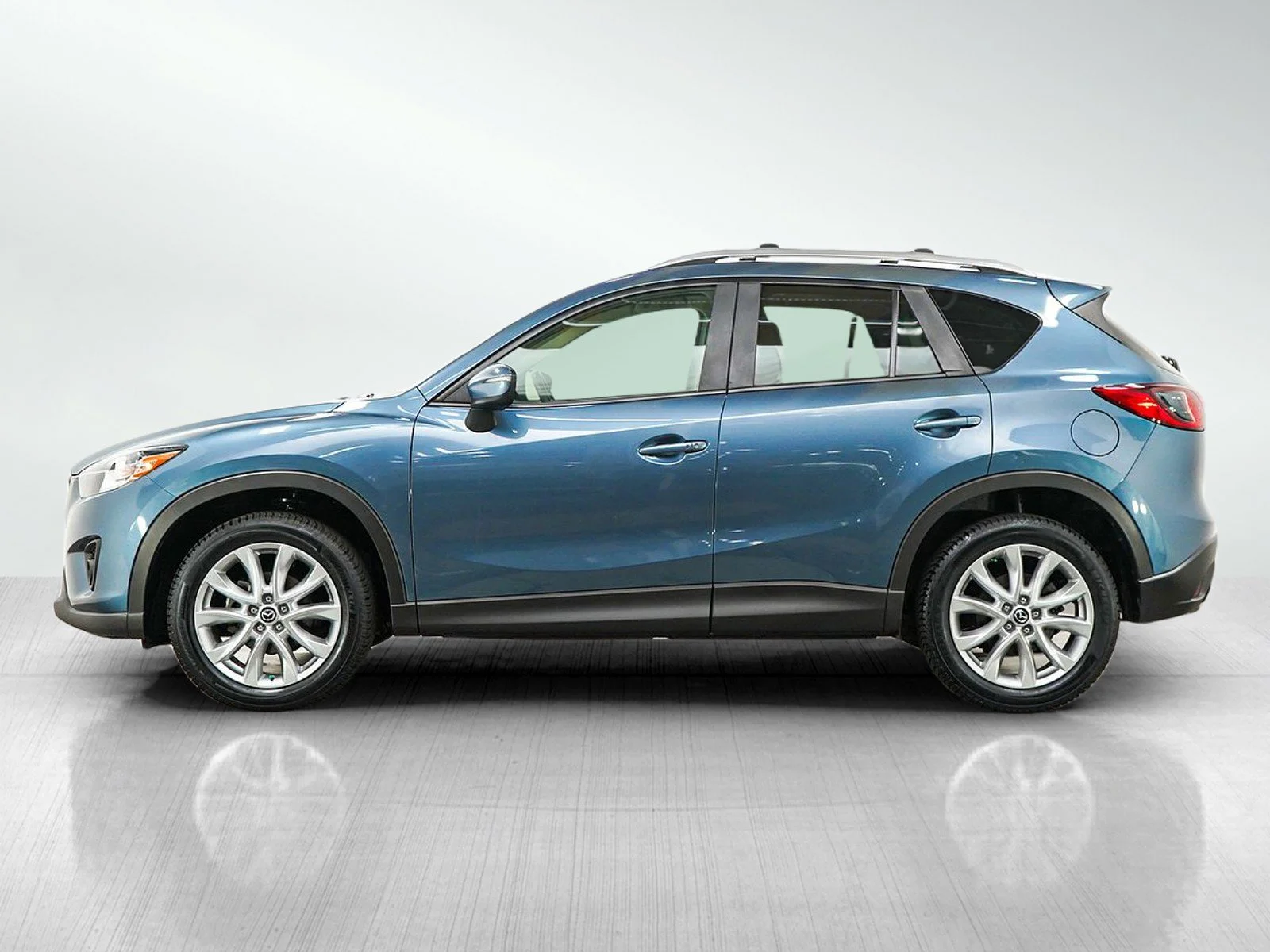 Used 2015 Mazda CX-5 Grand Touring with VIN JM3KE4DY9F0543218 for sale in Burnsville, Minnesota